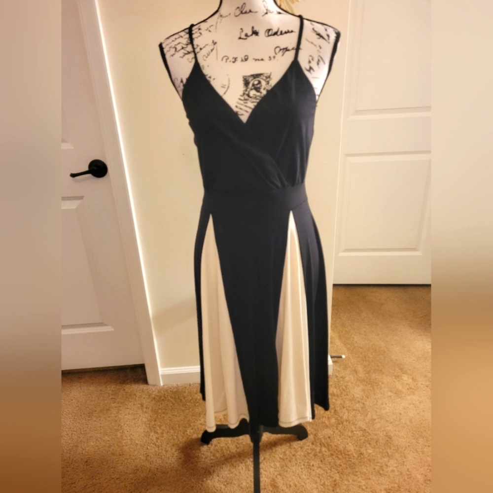Lascana for Venus ~ Black and White V-Neck Swing Dress